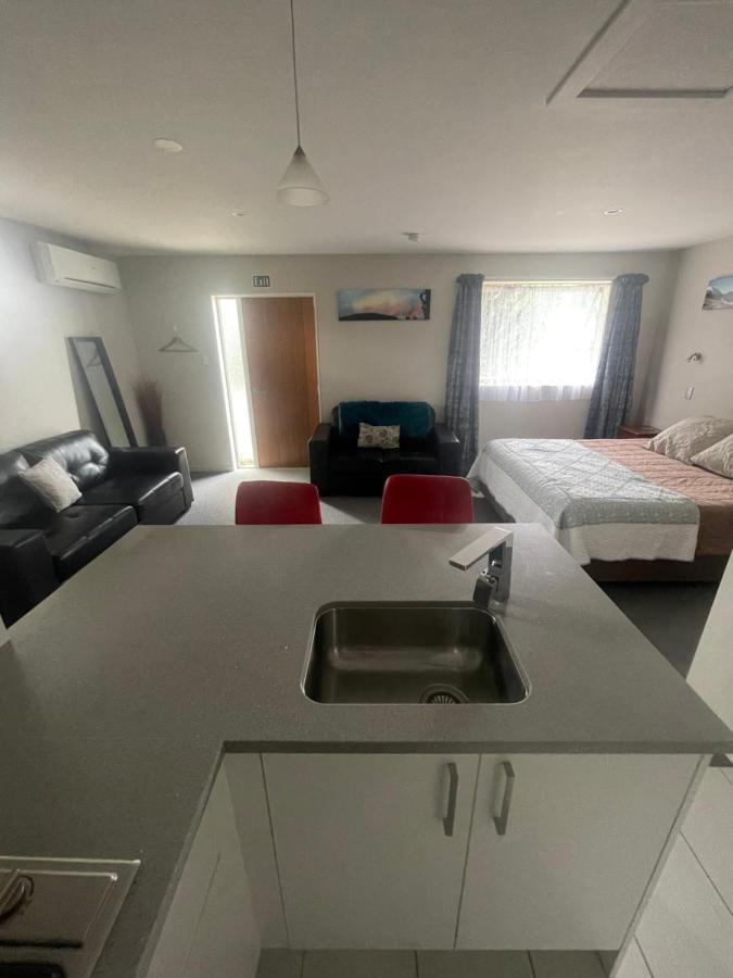 Springfield Motel And Lodge Bagian luar foto